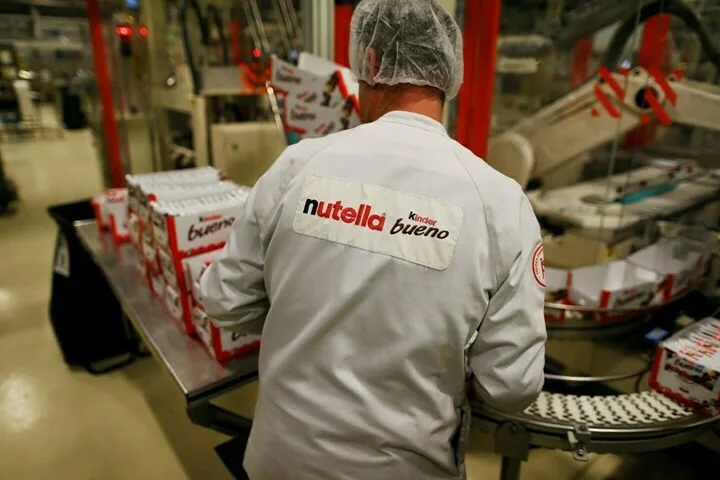 Упаковка шоколадной пасты NUTELLA