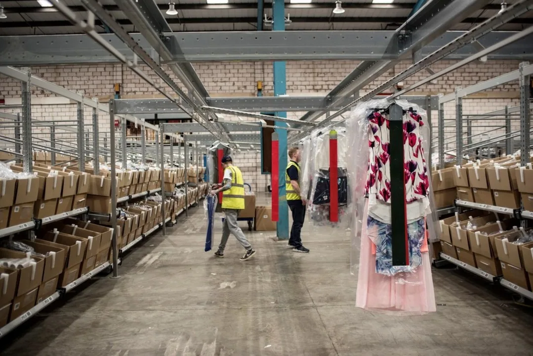 Упаковщик на склад одежды Bershka
