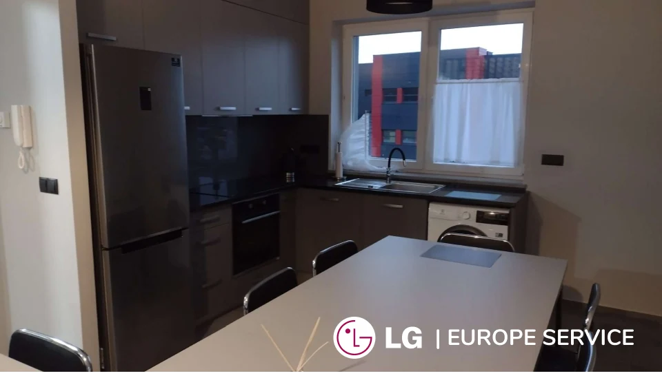Работник производства электронных компонентов LG Energy — житло