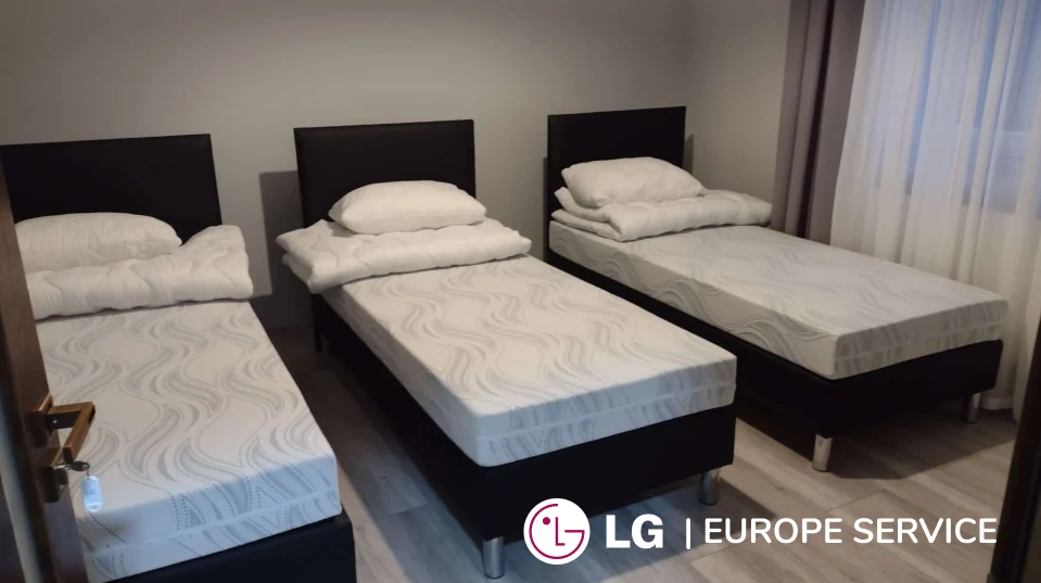 Работник производства электронных компонентов LG Energy — житло