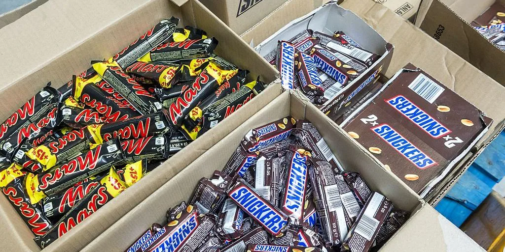 Упаковщик на шоколадную фабрику Snickers