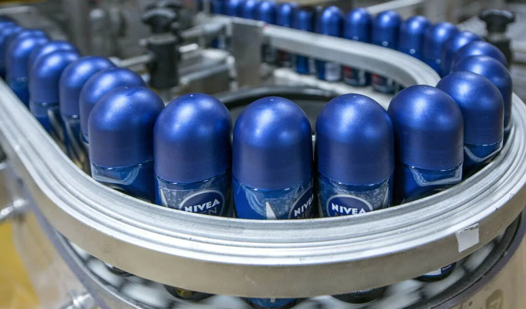 Упаковщик косметики NIVEA