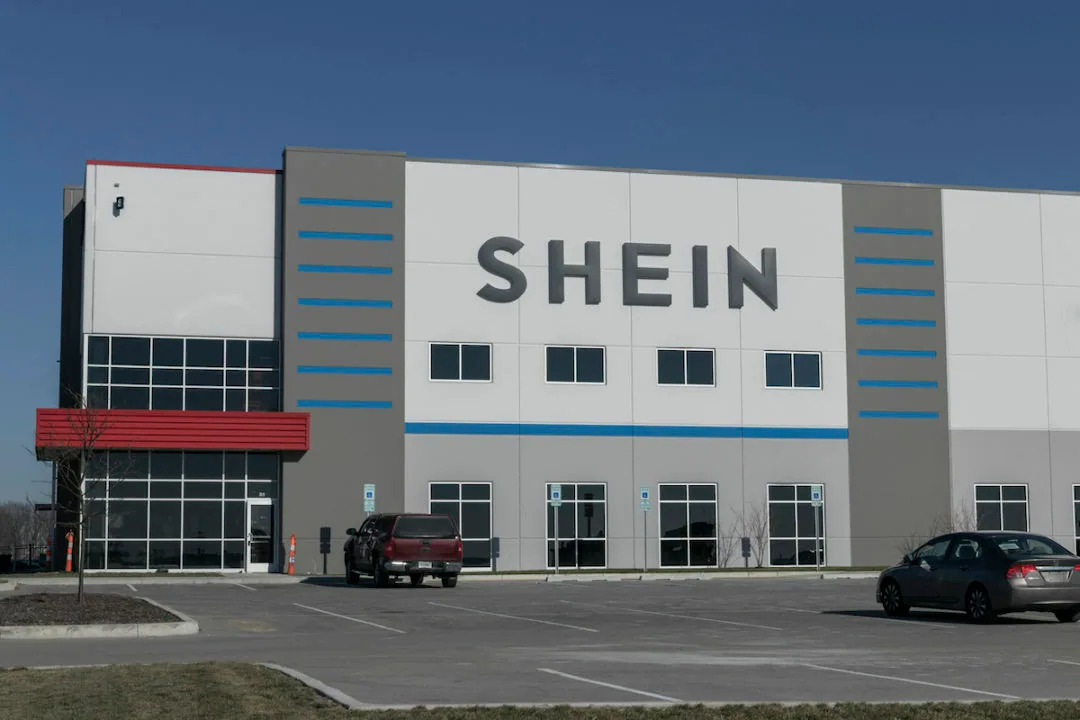 Работник склада одежды SHEIN