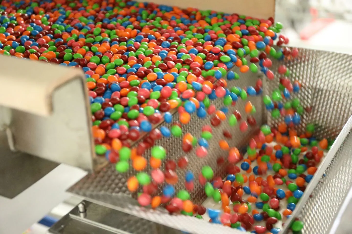 Упаковщик драже Skittles