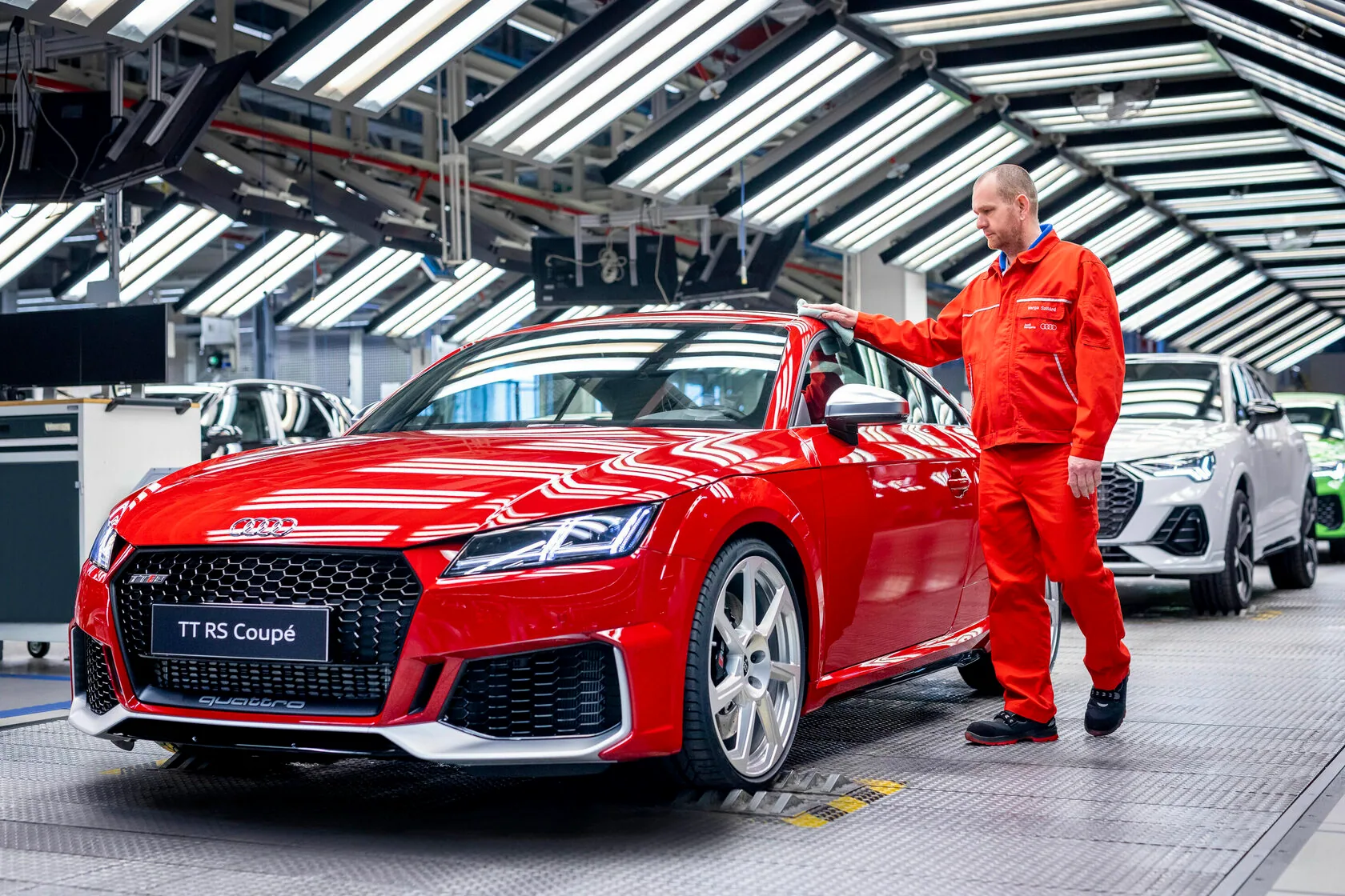 Комплектовщик сидений для автомобилей AUDI