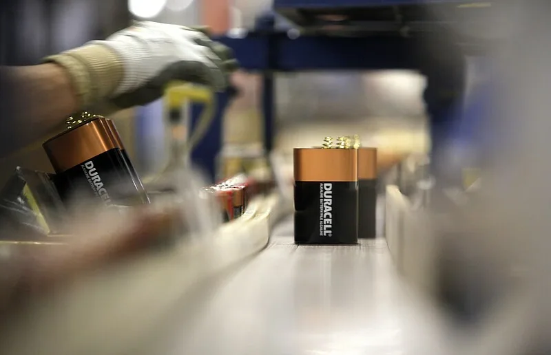 Упаковщик батареек Duracell