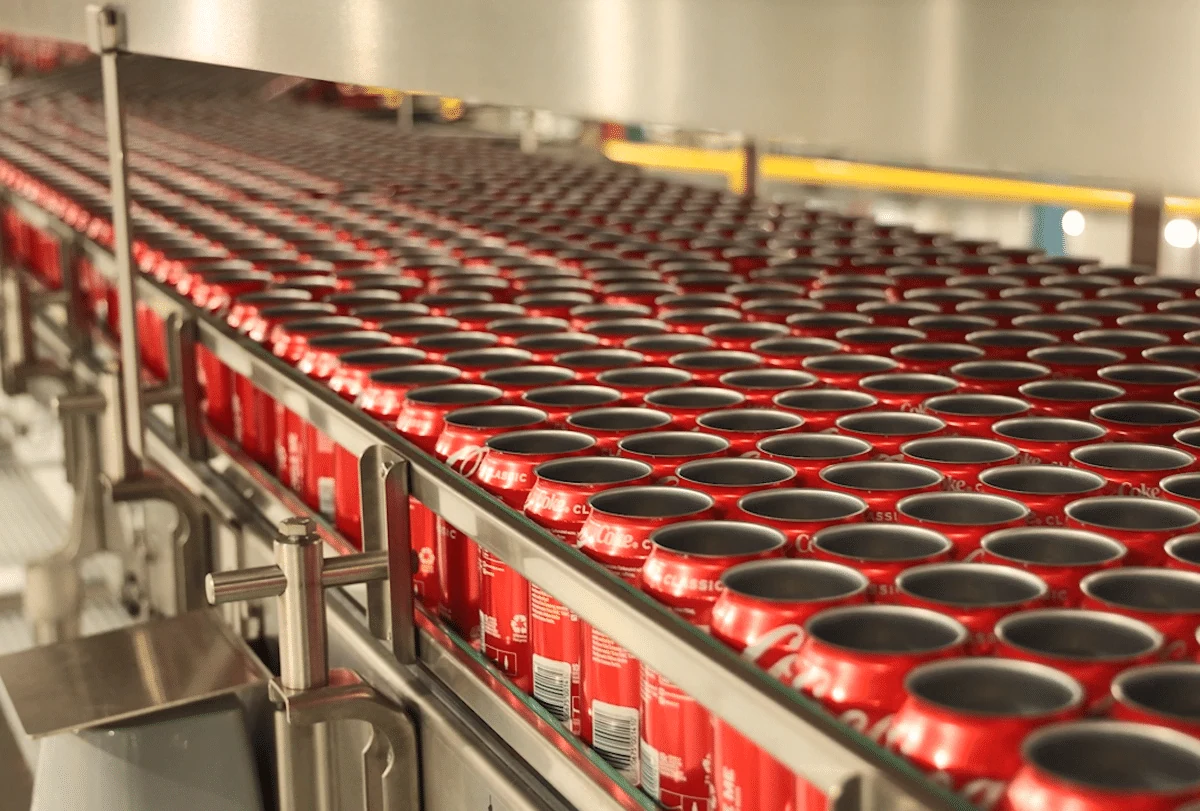 Упаковщик напитков Coca-Cola