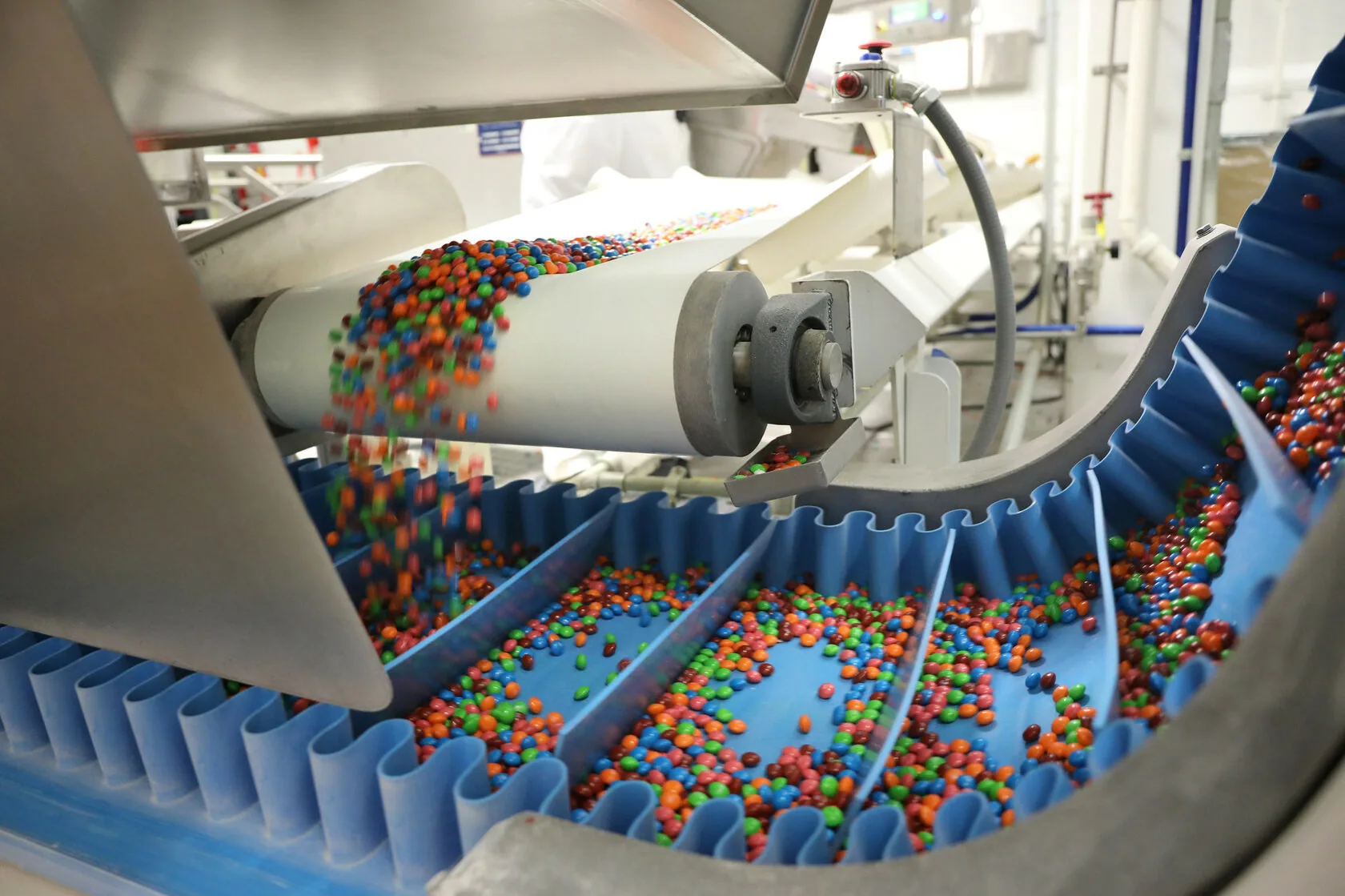 Упаковщик драже Skittles