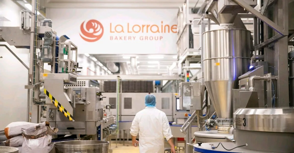 Работник в пекарню La Lorraine