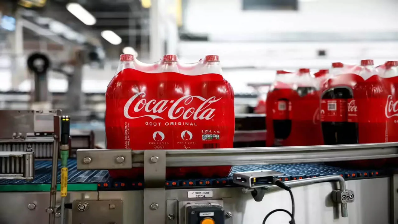 Упаковщик напитков Coca-Cola