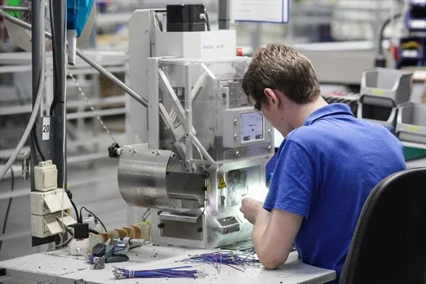 Предприятие автомобильной промышленности AQ Wiring