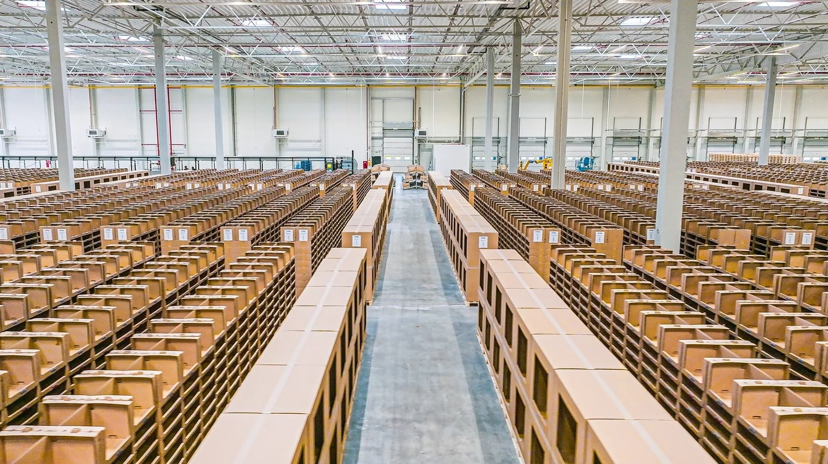 Склад брендовой одежды и декоративных вещей для дома LPP